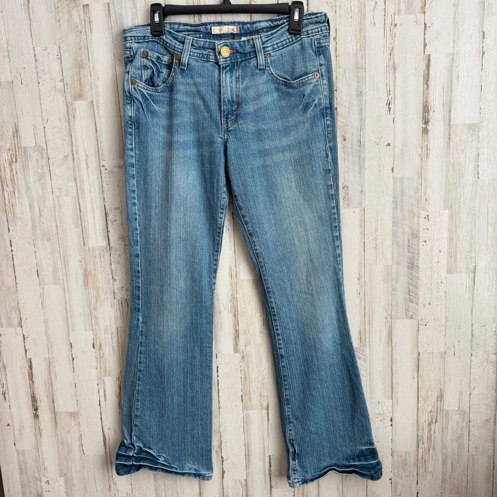 VTG Y2K Levi Jean Women 9M Fit 31x30 518 Superlow Bootcut Denim Whiskering Faded